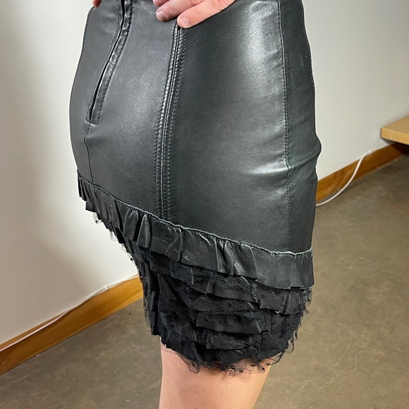 Red Valentino Black Leather Skirt size 2